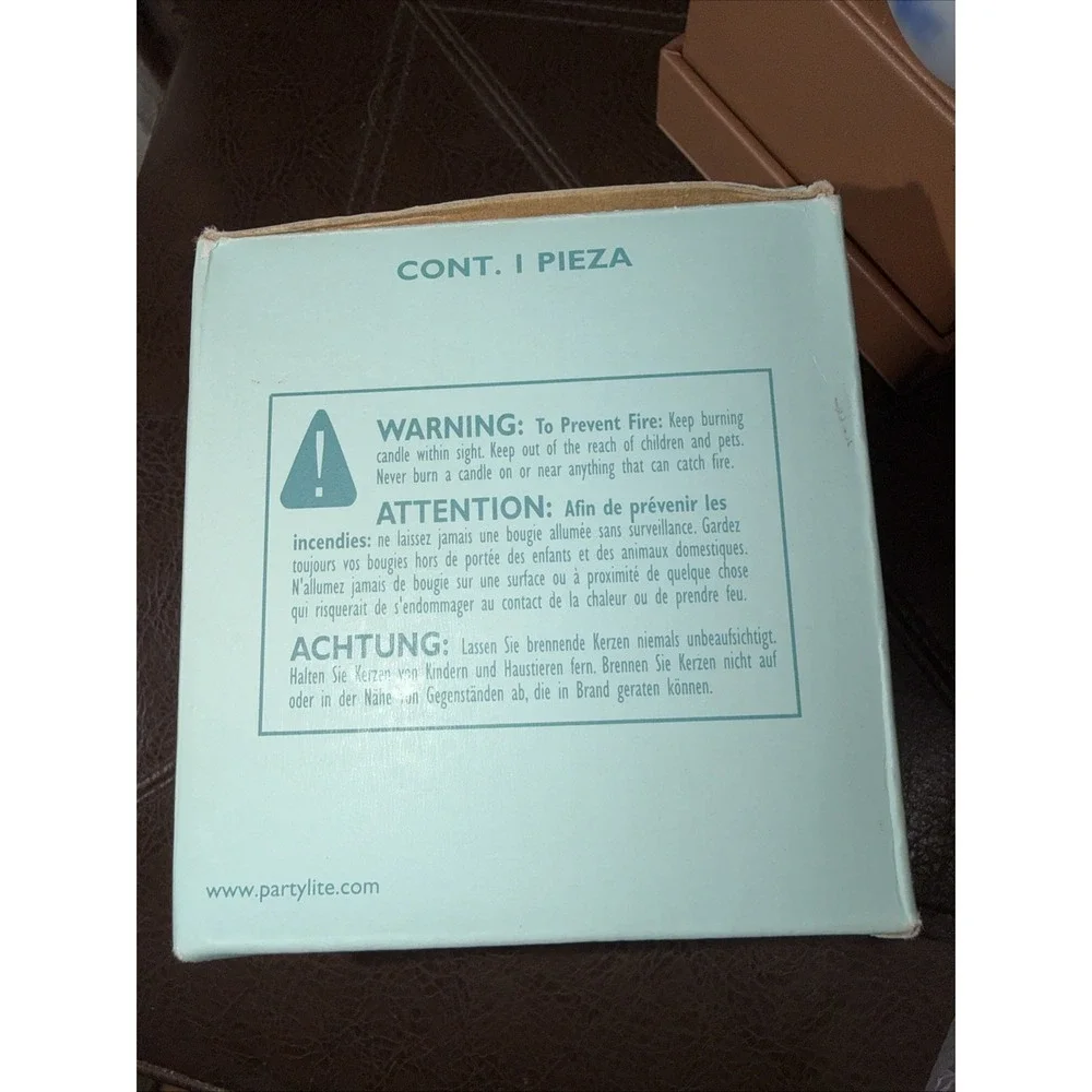PartyLite P8676U Snowflake Tealight Votive Candle Holder Frosted Blue White - Picture 9 of 13